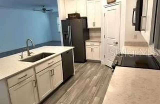 10043 CAMPANULA COURT Gallery 4