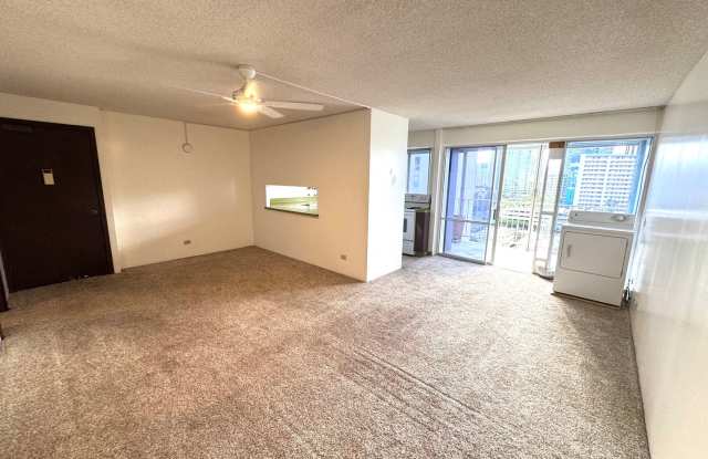 2 Bed, 2 Bath, 2 Garage Tandem Parking Spot, Storage Locker, Large Lanai, W/D In-unit, Rooftop Pool in Waikiki! Gallery 4