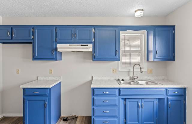 2462 North Homewood Avenue - 2462 North Homewood Avenue, Springfield, MO 65803