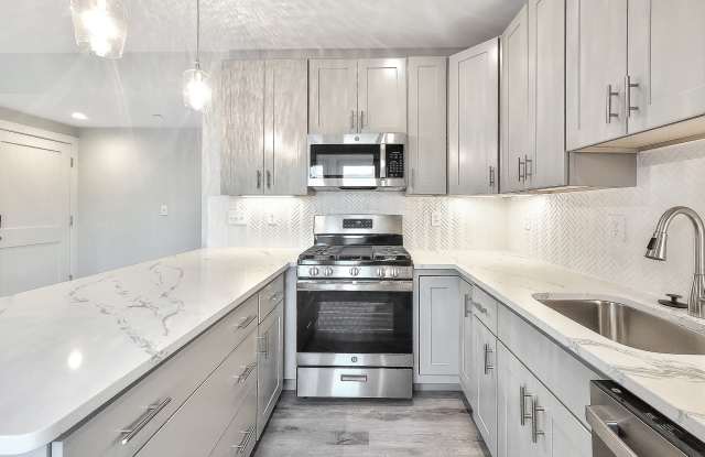 192 Paris Street192 Paris Street - 2 photos photos
