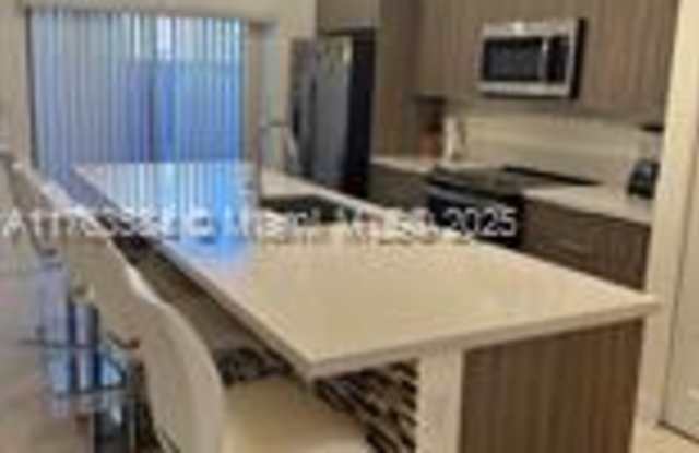 7855 Northwest 104th Avenue photos photos