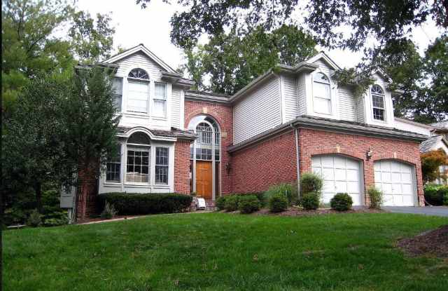 8670 CHASE GLEN CIR - 8670 Chase Glen Circle, Crosspointe, VA 22039