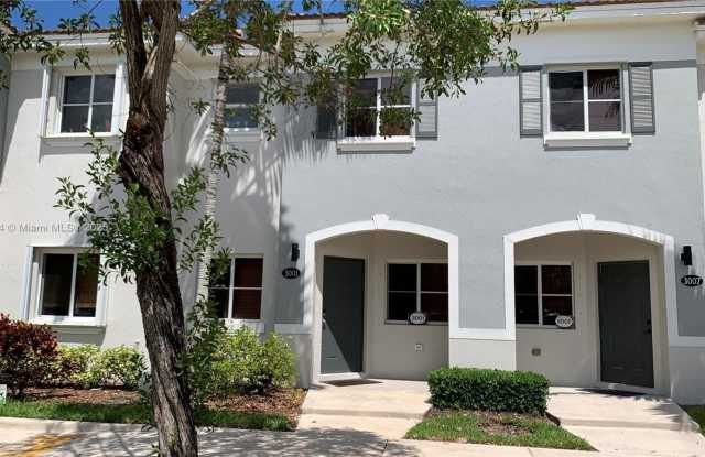 3001 SE 17th Ave - 3001 Southeast 17th Avenue, Homestead, FL 33035