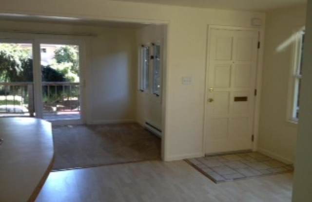 508 E Harrison Gallery 3