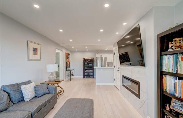 Gorgeous, Fully Remodeled 1 Bed - 1 Bath in Gated Community, Close to All! photos photos