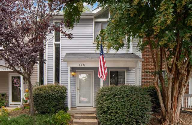 Gorgeous 2 Bedroom, 2.5 Bath Townhome in N Raleigh, Lot of updates!  Pet Friendly! photos photos
