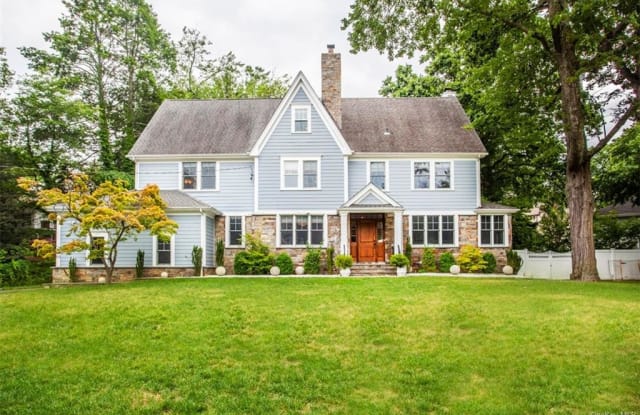 101 Montgomery Circle - 101 Montgomery Circle, New Rochelle, NY 10804