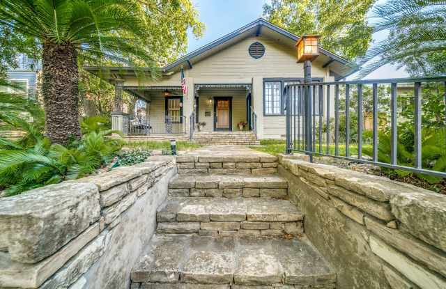 BEAUTIFUL HOME IN BLUEBONNET HILLS, ALAMO HEIGHTS photos photos