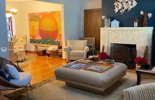 1112 NE 89th St Gallery 2