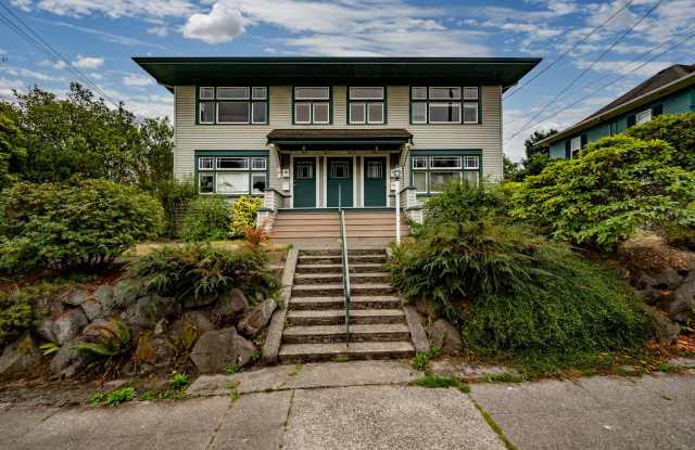 Charming 1BR/1BA Main Floor View Unit in Desired Neighborhood (Sunset Hill) - 3215 Northwest 65th Street, Seattle, WA 98117
