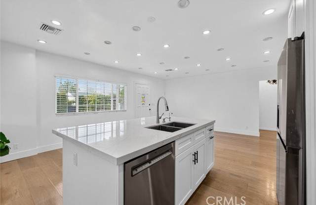 7502 Farmdale Avenue Gallery 2