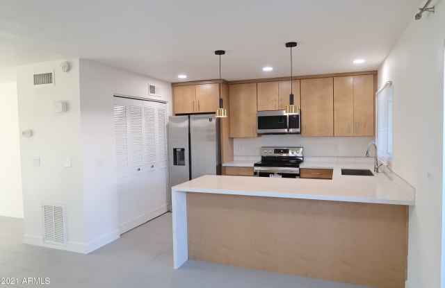 2821 E FAIRMOUNT Avenue - 2821 East Fairmount Avenue, Phoenix, AZ 85016