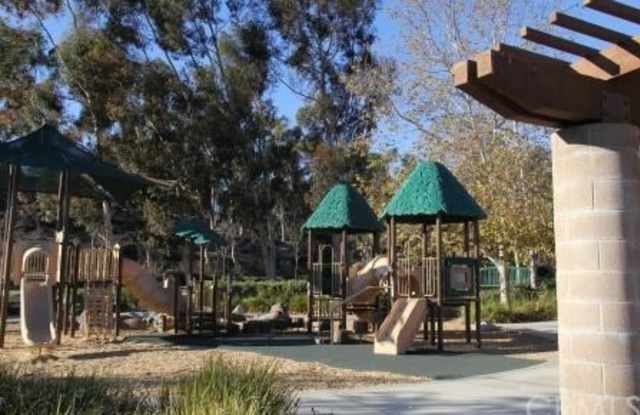 2735 Dunstan Drive Gallery 4