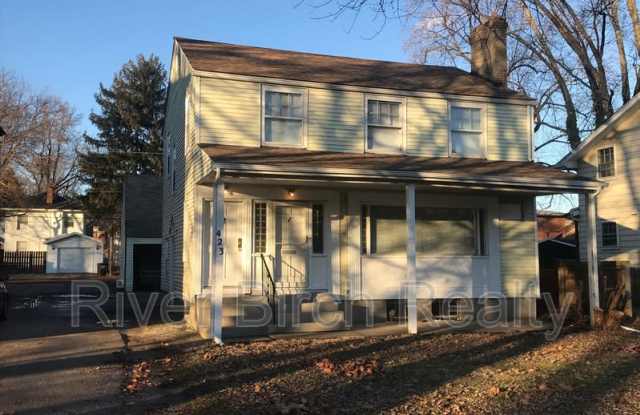 423 West Lawrence Avenue - 2 photos photos