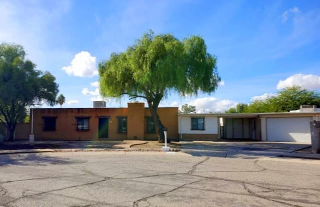 7624 E 42nd Street - 7624 East 42nd Street, Tucson, AZ 85730