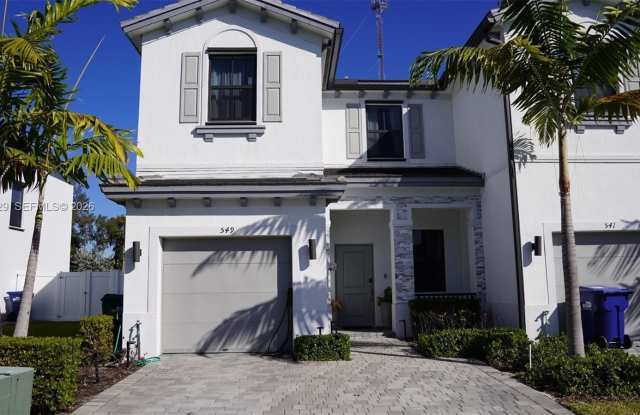 549 NW 204th St photos photos