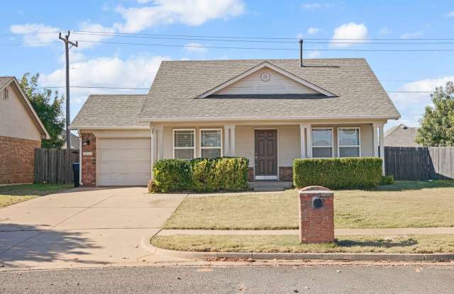 Beautiful 2 Bedroom - 2 Bathroom in Deer Creek Schools District - 18717 Piedra Drive, Oklahoma City, OK 73012