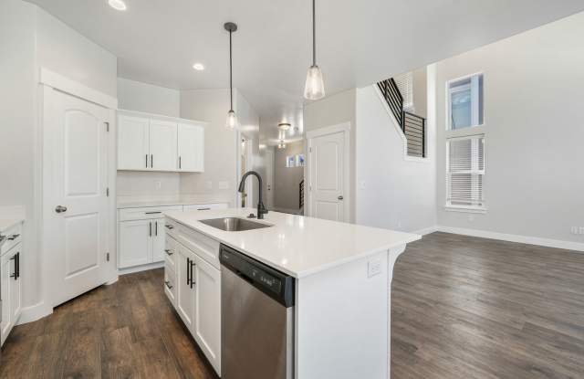 Modern 3BR 2.5BA End Unit Townhome photos photos