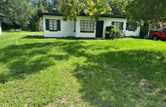 Cozy 2 bedroom/1 bath home. Gallery 1