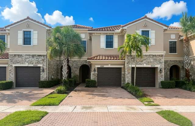 10361 WELLINGTON PARC Drive Gallery 1
