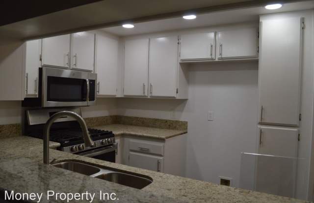 2055 Lakeridge Circle, Unit 203 Gallery 3