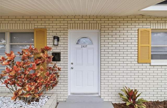 2327 W KNOLLWOOD Place Gallery 3