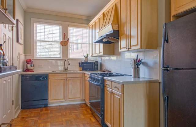 878 BRIARCLIFF Road NE Gallery 4