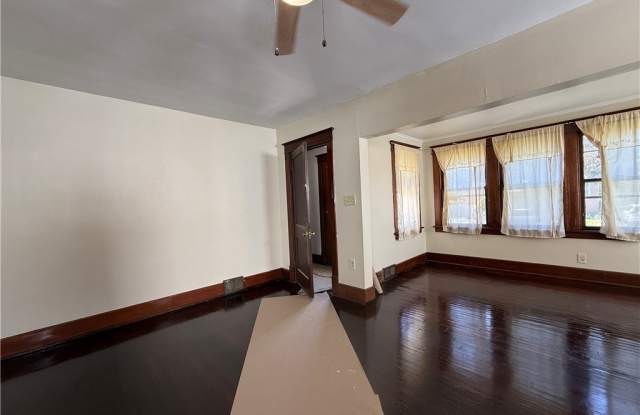 63 Wright Avenue Gallery 3
