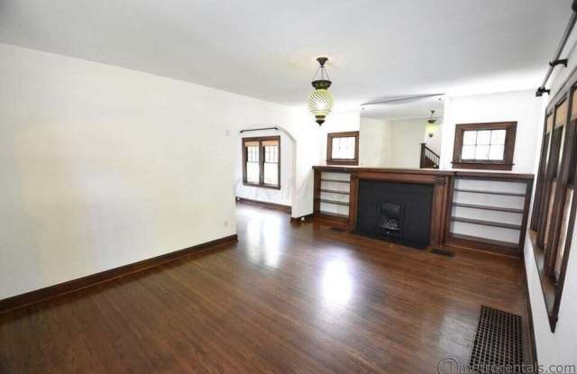 445 Oakland Park Avenue Gallery 4