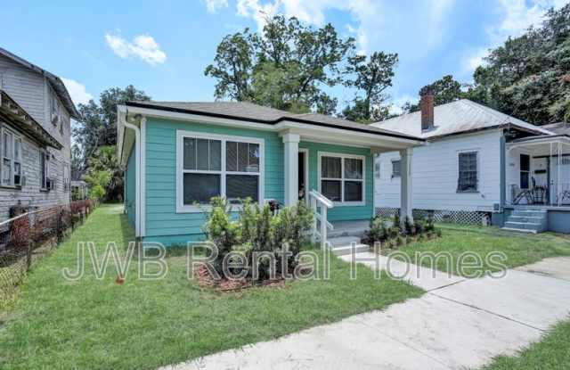1332 Steele St photos photos