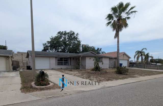 Section 8 available: 2/2 over 1048sf with Tile floors, FRESH paint, open floorplan, primary suite with private bath!! photos photos