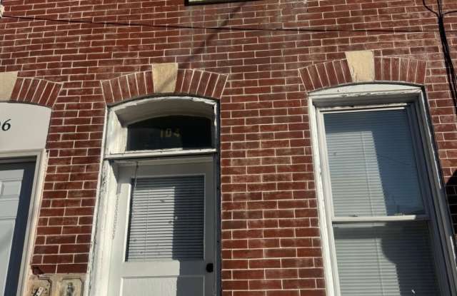 104 N FRANKLIN Street Gallery 1