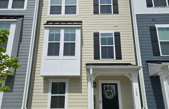 4 Bed, 3.5 Bath Townhome Located just minutes from the VA/NC Line photos photos