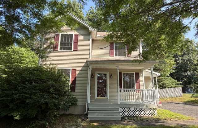 Pristine 3 BR, Single Family Home in Belchertown's Most Coveted Neighborhood! Gallery 1