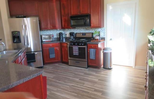 383 Roseglen Drive Northwest Gallery 2