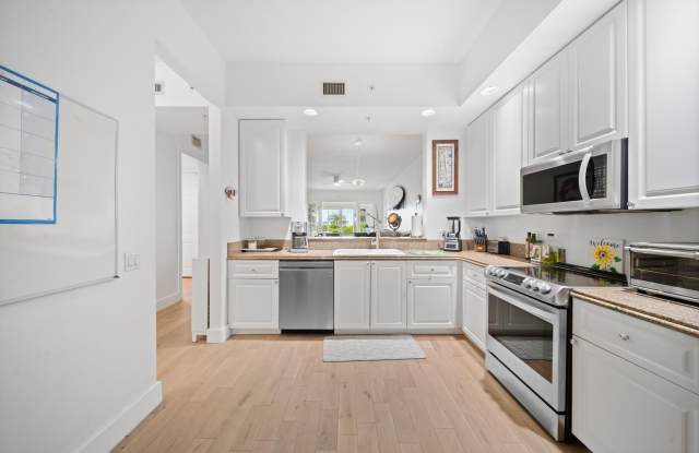 34 Harbour Isle Drive unit: 105 photos photos