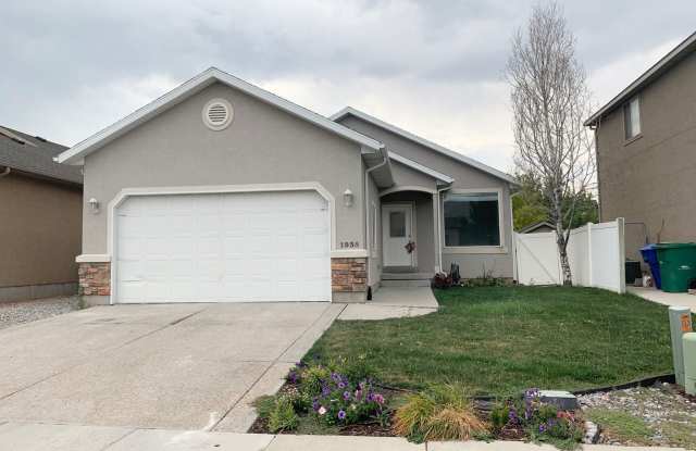 1935 W 2250 N Gallery 2