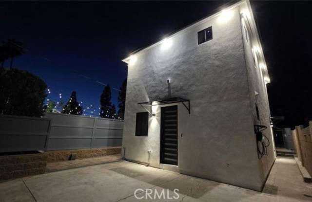 18222 Chatsworth Street photos photos