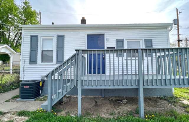 1828 See Ave photos photos