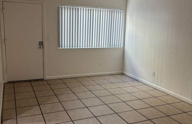 Studio Apartment Gallery 4