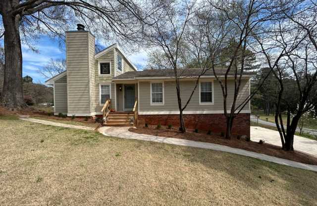 Cozy 3/2 with bonus in East Rome- $1,895 photos photos