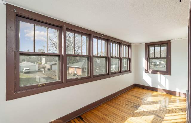 Spacious 4 Bed | 2 Bath Home – Minutes from Grand Casino Arena Gallery 4