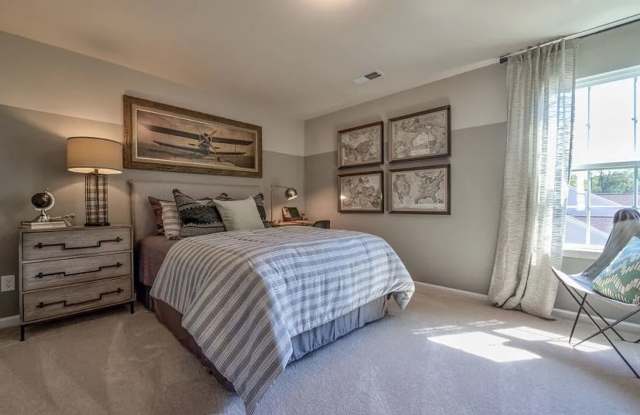Room in 4 Bedroom Home at Kennerly Ctr Dr Gallery 3
