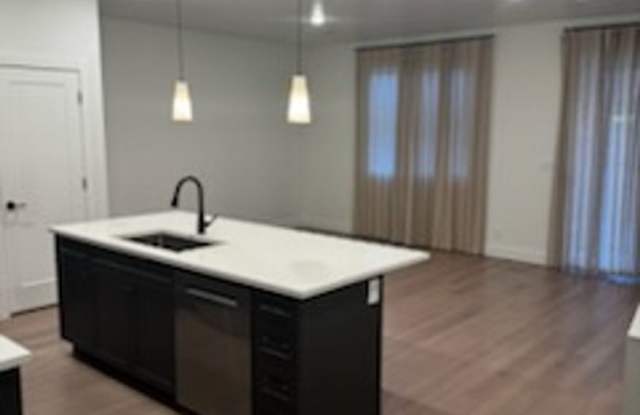 Modern 3-bedroom, 2-bath townhome photos photos