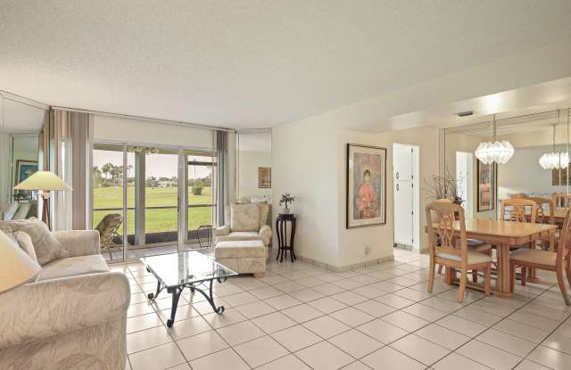 3951 VIA POINCIANA Gallery 1