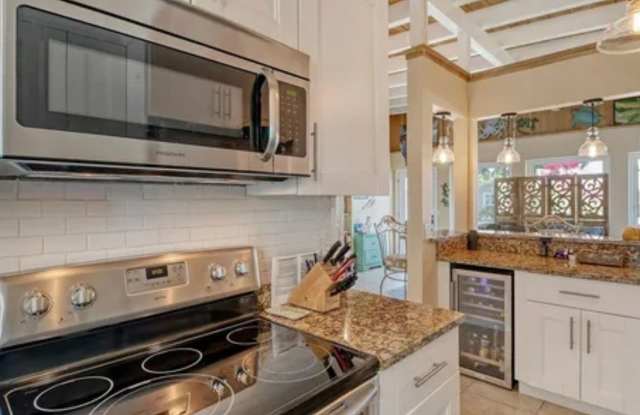 Charming 3BR House in Venice Gallery 4