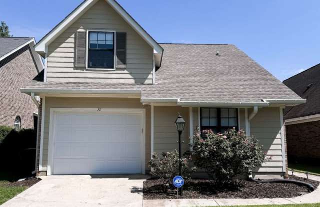 Spacious 3-Bedroom Home with Fenced Backyard & Garage Gallery 1