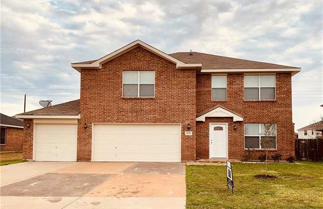 121 Vivian Drive - 121 Vivian Dr, Waxahachie, TX 75165