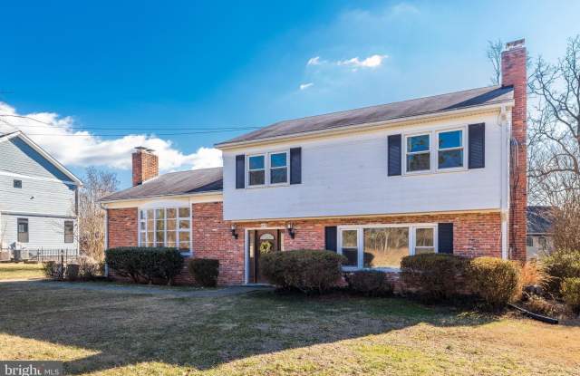 1013 WESTBRIAR Drive NE - 1013 Westbriar Drive Northeast, Vienna, VA 22180 1013 WESTBRIAR Drive NE - 1013 Westbriar Drive Northeast, Vienna, VA 22180