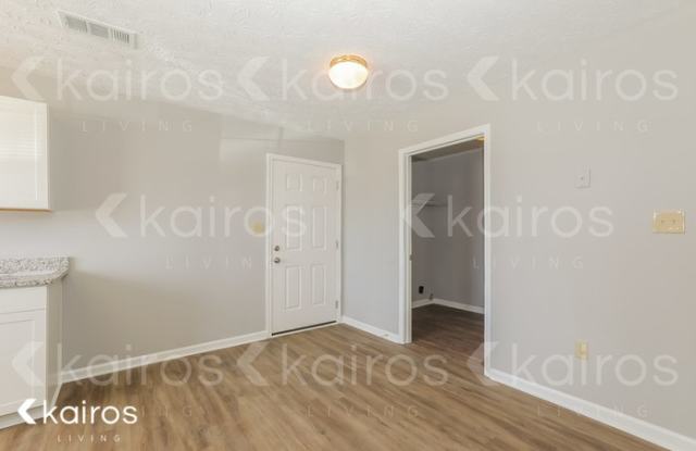 325 Deerpark Drive Gallery 4